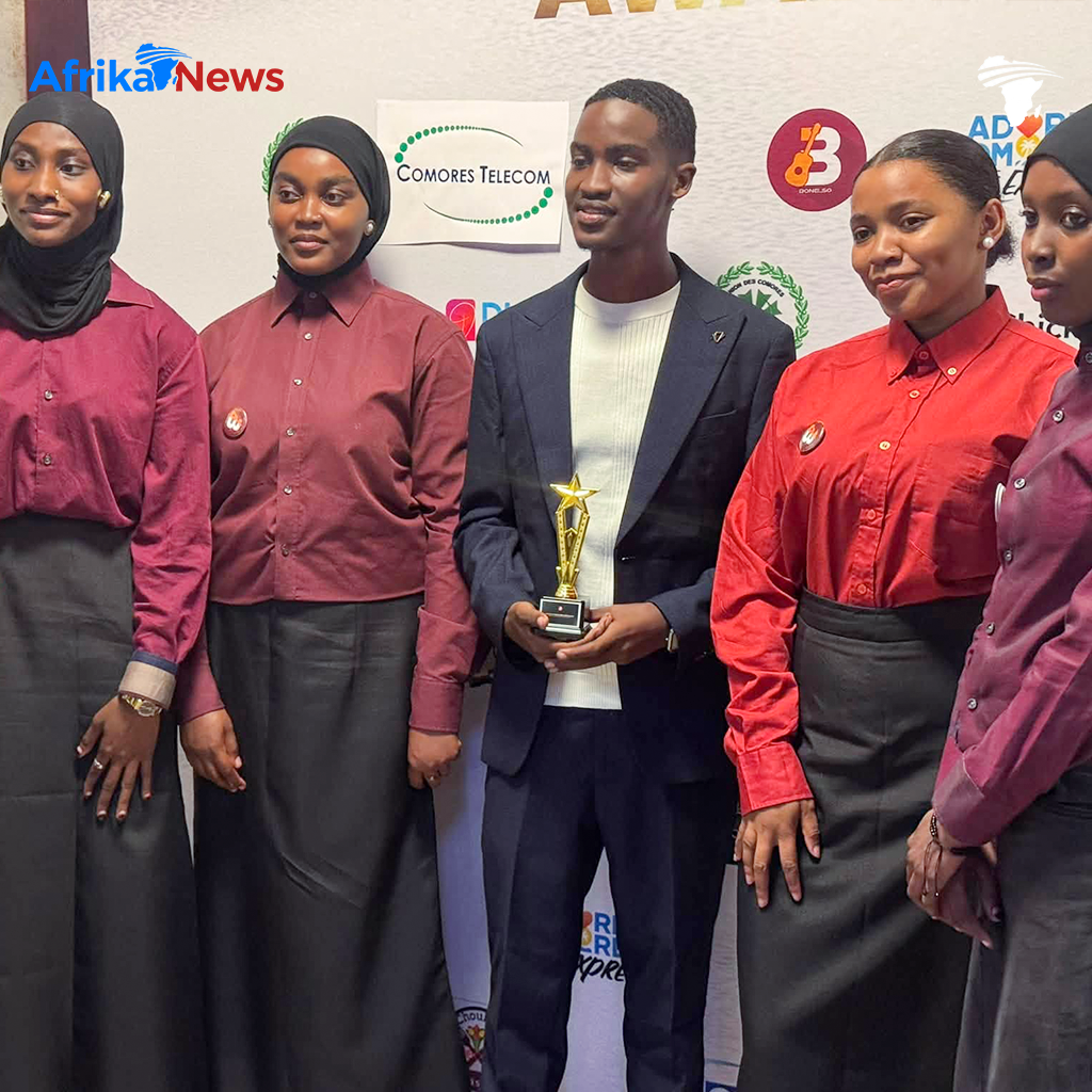 Nas BLK sacré Artiste de l’Année : un trophée dédié à son équipe et à son public
